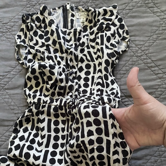 Jessica Simpson 2T ⭐️Girl’s Romper⭐️ 2/$10 - Picture 4 of 4